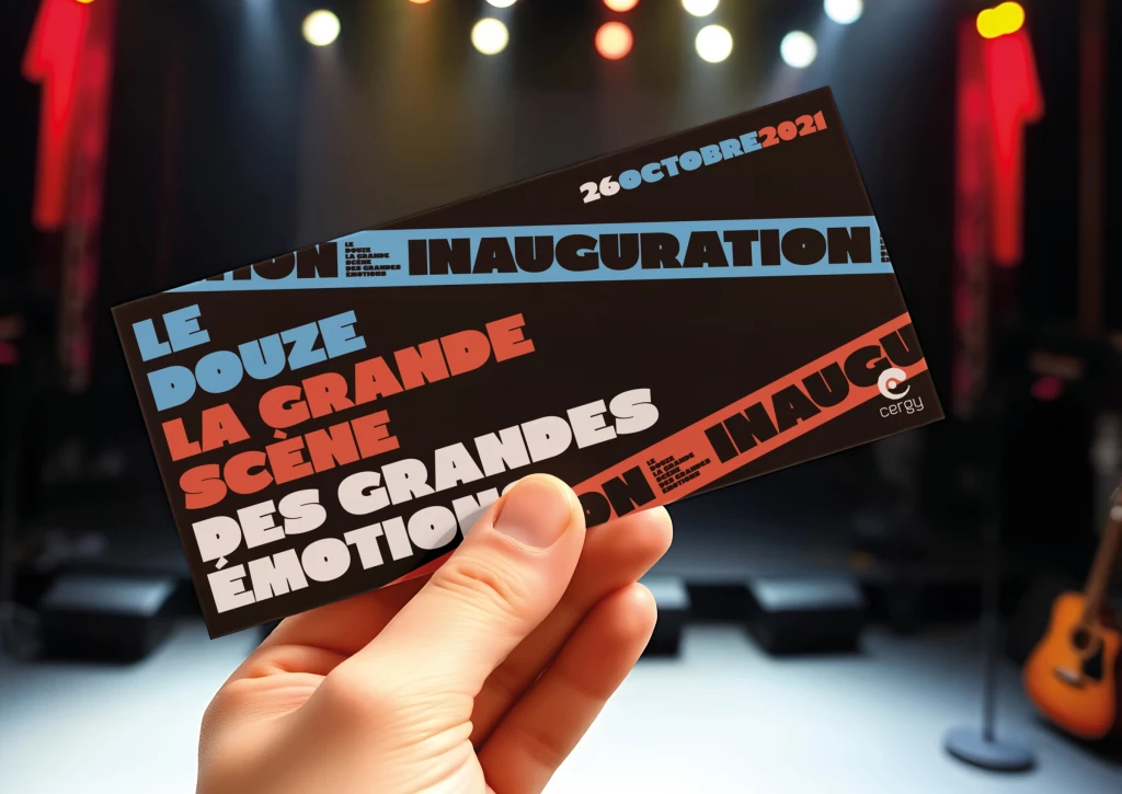 Le DOUZE – Une campagne emblématique pour un équipement culturel majeur à Cergy